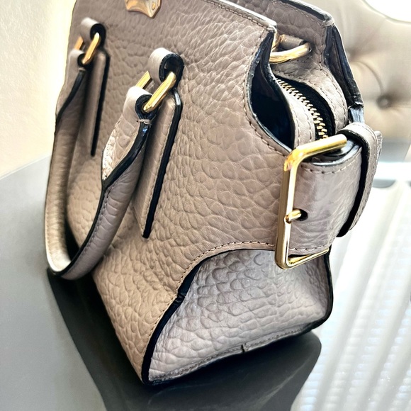 Two handles medium clutch Burburry bag almost new - Picture 9 of 12